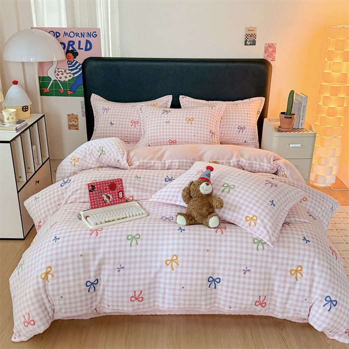 91家纺网 家纺一手货源 找家纺 艾特你 2025新款小清新高克重牛奶绒印花四件套 彩色物语红