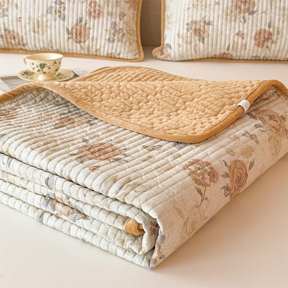 91家纺网 家纺一手货源 找家纺 恒爱家纺 2025新款全棉宝宝绒双拼床盖三件套 火树琪花