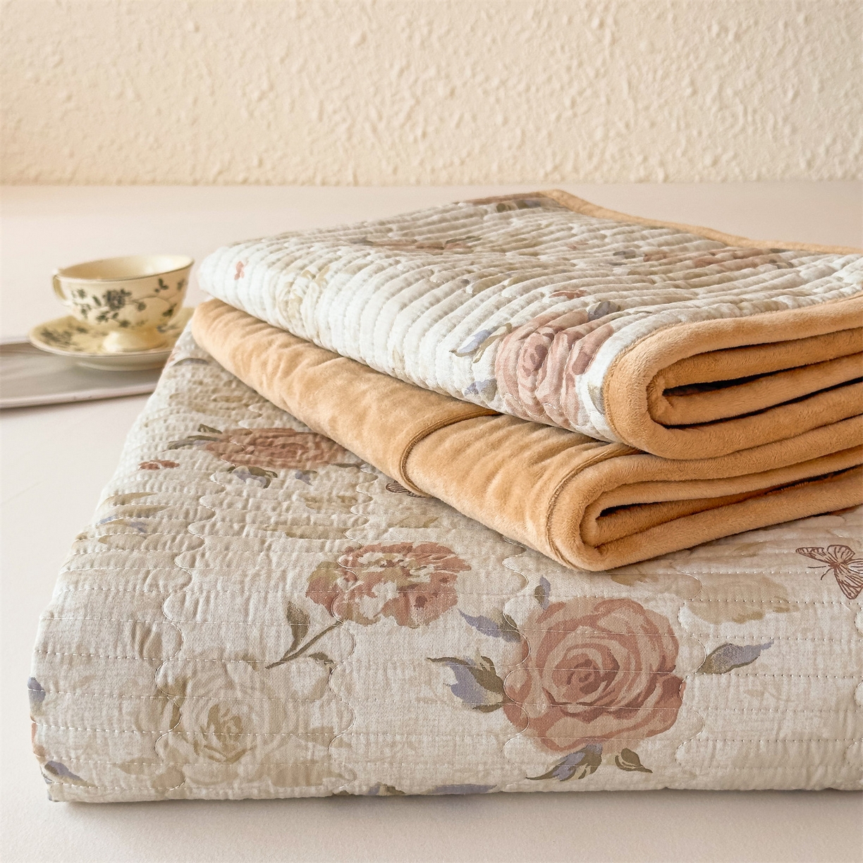 91家纺网 家纺一手货源 找家纺 恒爱家纺 2025新款全棉宝宝绒双拼床盖三件套 火树琪花