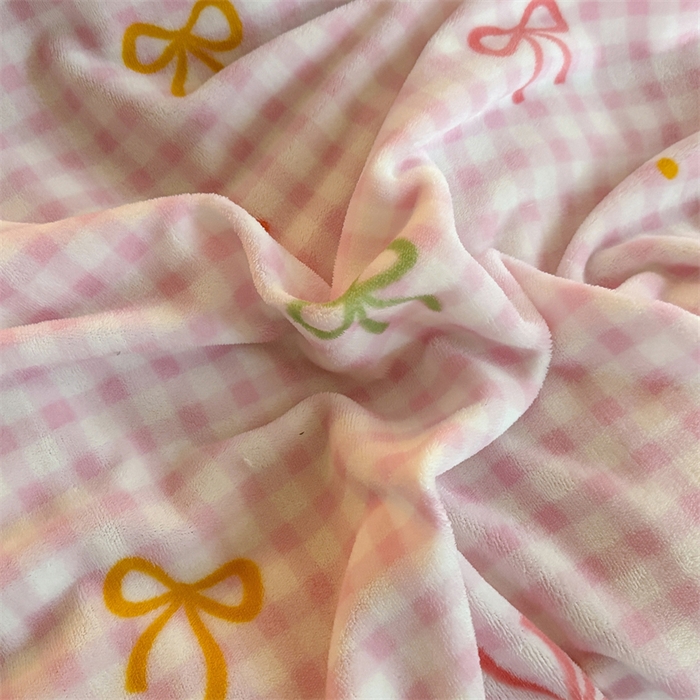 91家纺网 家纺一手货源 找家纺 艾特你 2025新款小清新高克重牛奶绒印花四件套 彩色物语红