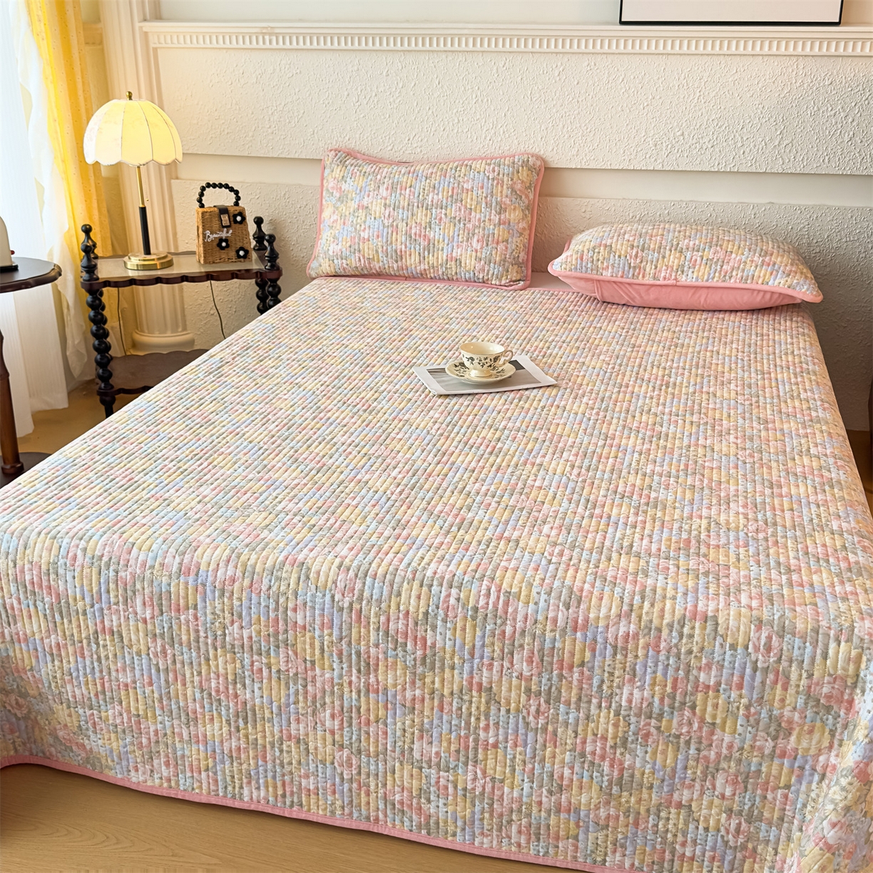 91家纺网 家纺一手货源 找家纺 恒爱家纺 2025新款全棉宝宝绒双拼床盖三件套 娇媚