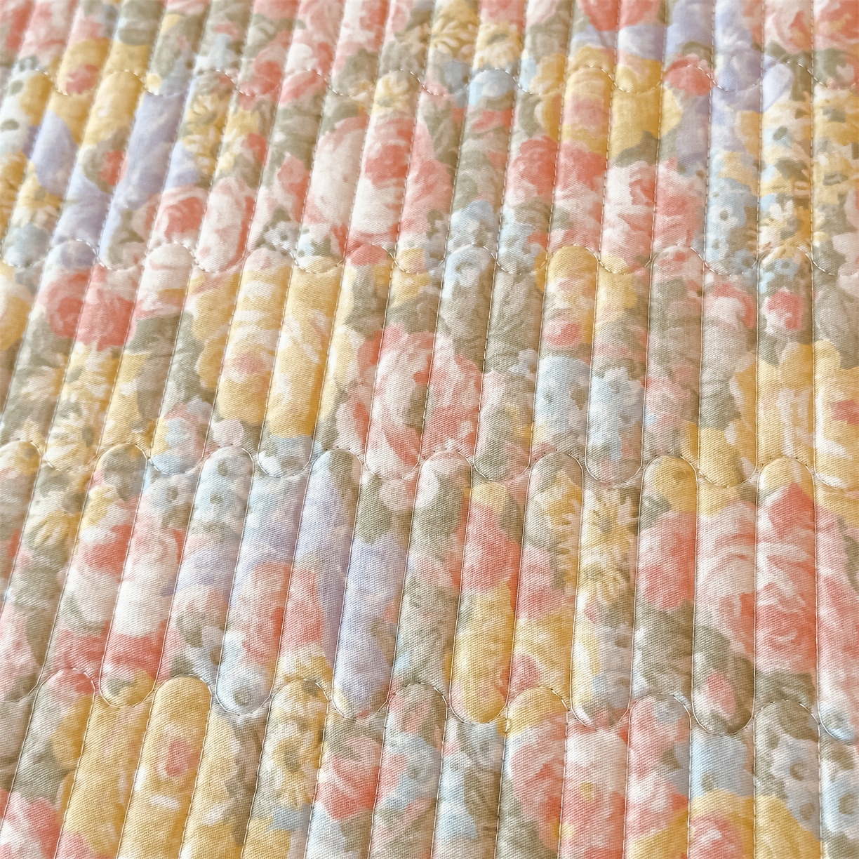 91家纺网 家纺一手货源 找家纺 恒爱家纺 2025新款全棉宝宝绒双拼床盖三件套 娇媚