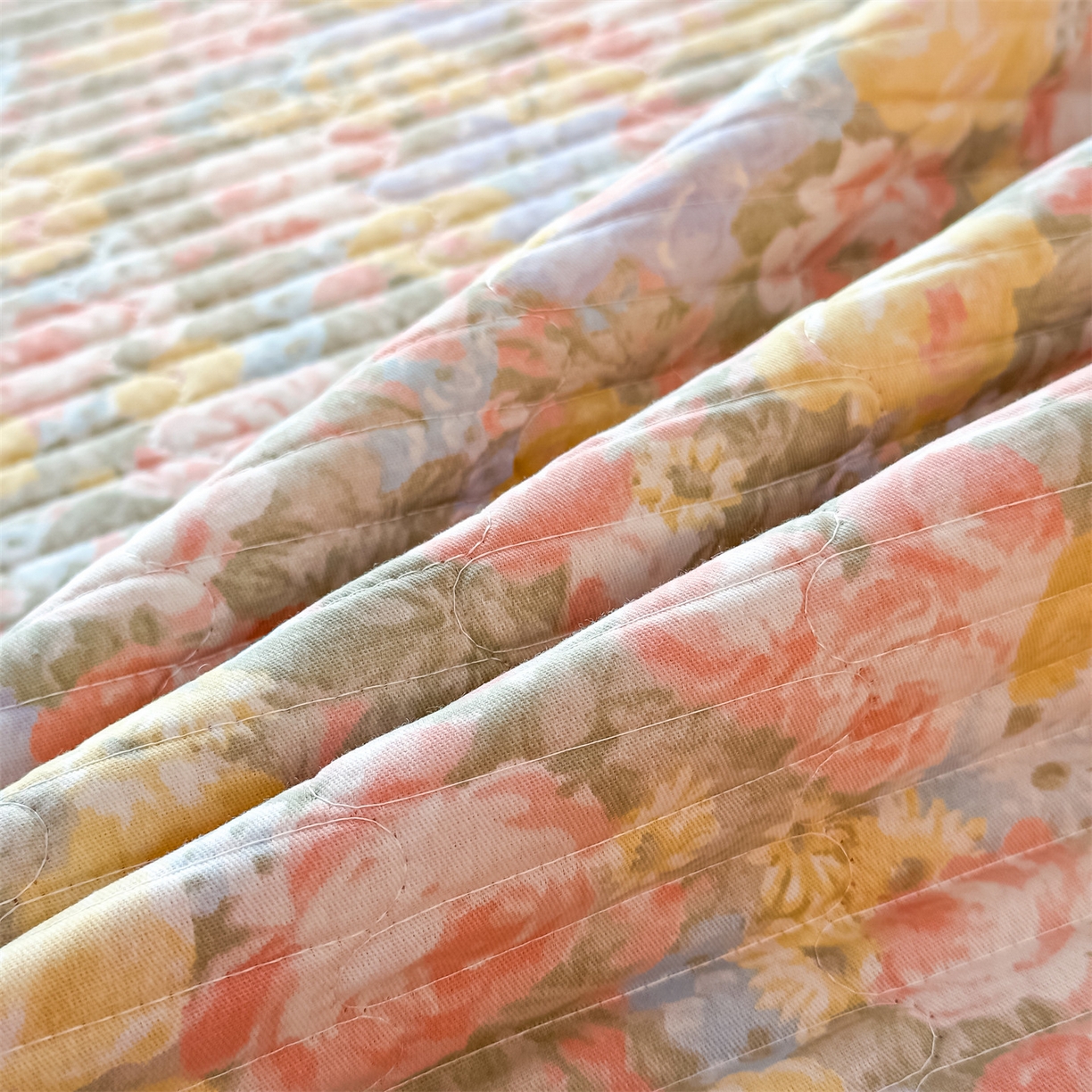 91家纺网 家纺一手货源 找家纺 恒爱家纺 2025新款全棉宝宝绒双拼床盖三件套 娇媚