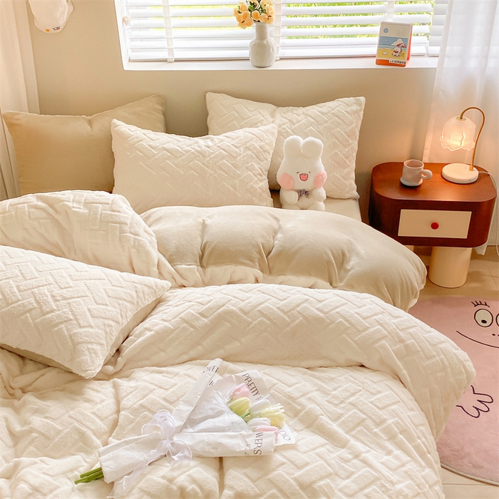 91家纺网 家纺一手货源 找家纺 名兮家居 2025新款高克重立体仿兔绒牛奶绒四件套 几何生活