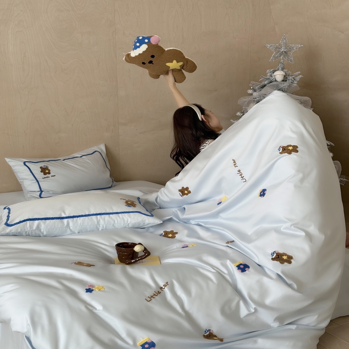 91家纺网 家纺一手货源 找家纺 三味舒屋 2025新款好梦毛巾绣全棉纯棉磨毛四件套 全棉款好梦小熊