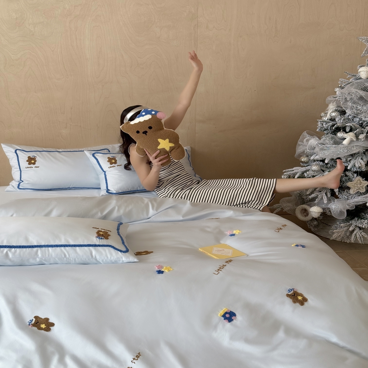 91家纺网 家纺一手货源 找家纺 三味舒屋 2025新款好梦毛巾绣全棉纯棉磨毛四件套 全棉款好梦小熊