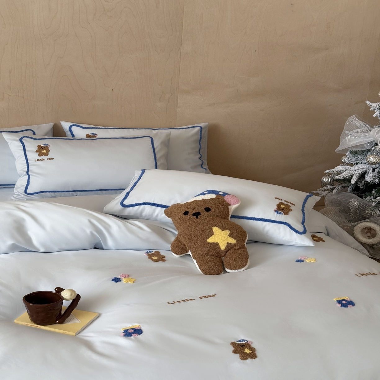 91家纺网 家纺一手货源 找家纺 三味舒屋 2025新款好梦毛巾绣全棉纯棉磨毛四件套 全棉款好梦小熊