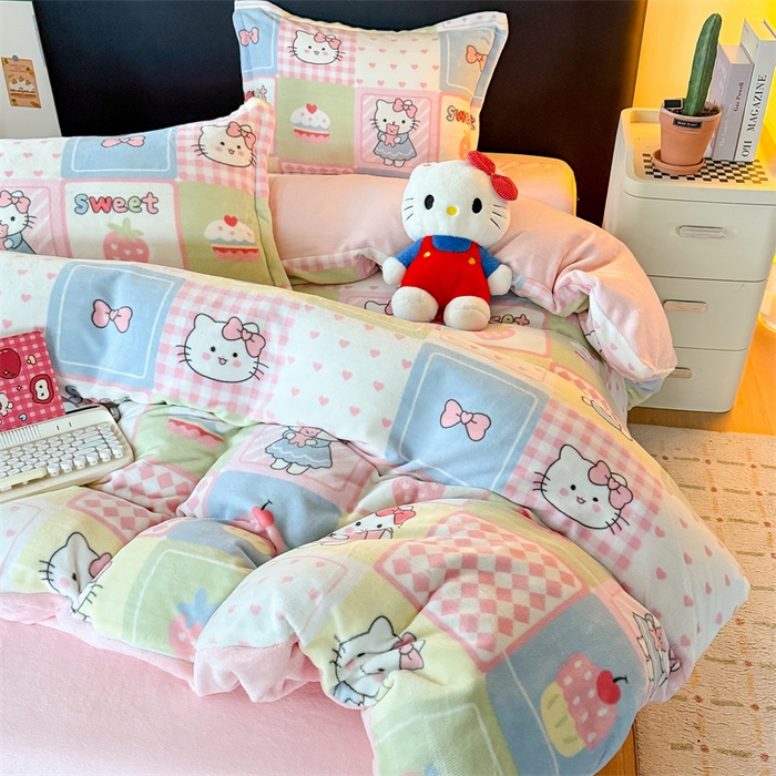 91家纺网 家纺一手货源 找家纺 艾特你 2025新款小清新高克重牛奶绒印花四件套 格子猫咪