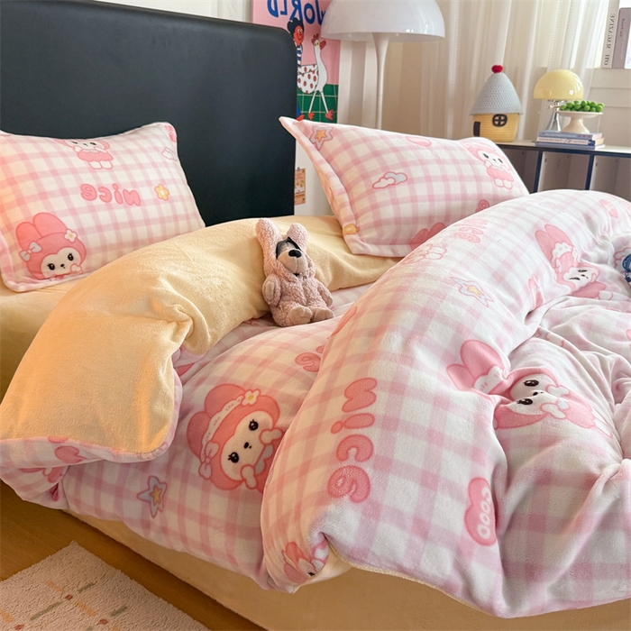 艾特你 2025新款小清新高克重牛奶绒印花四件套 格子小美