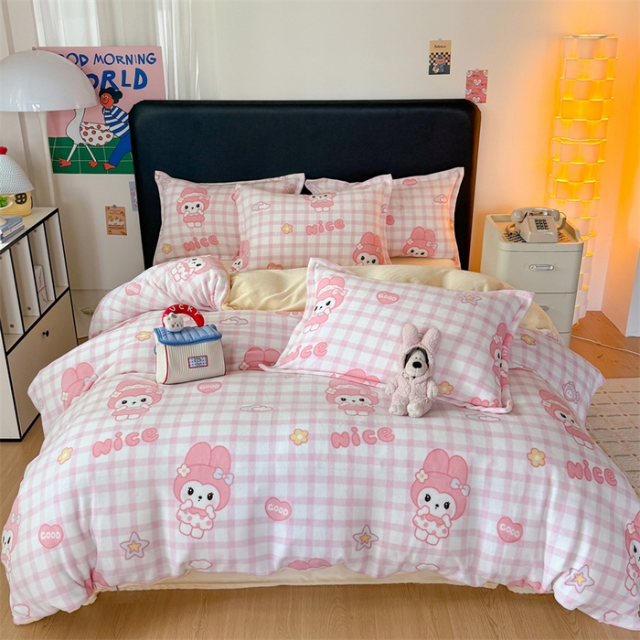 91家纺网 家纺一手货源 找家纺 艾特你 2025新款小清新高克重牛奶绒印花四件套 格子小美