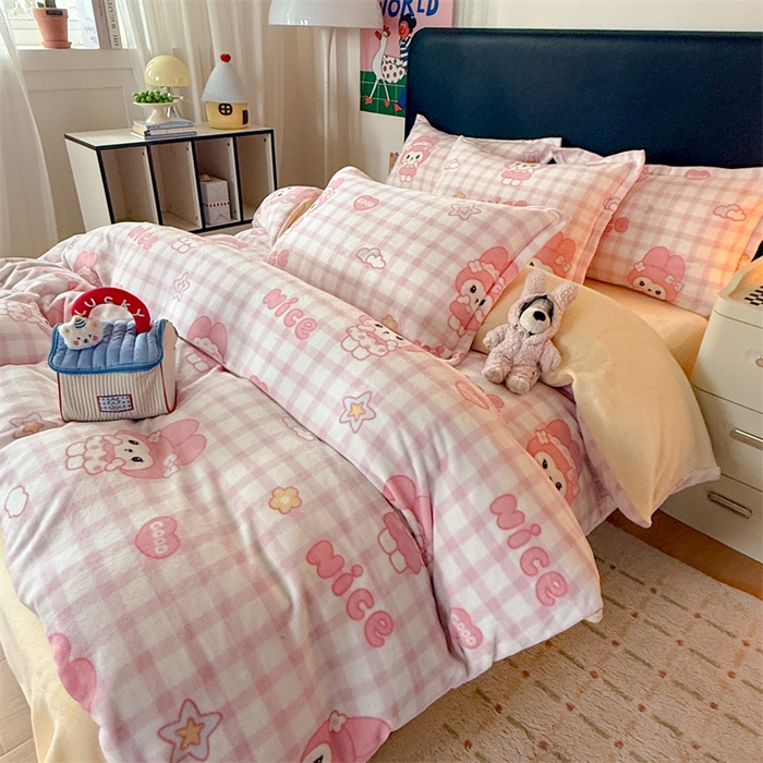 91家纺网 家纺一手货源 找家纺 艾特你 2025新款小清新高克重牛奶绒印花四件套 格子小美