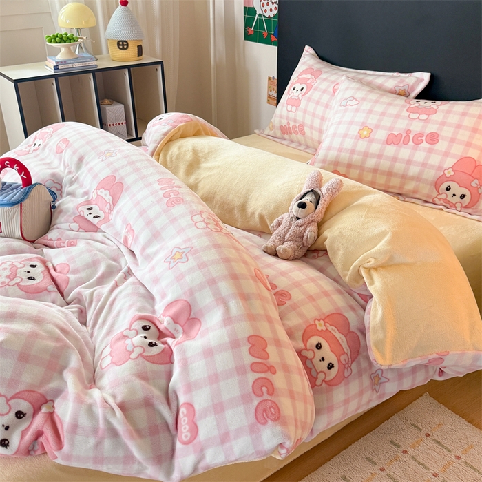 91家纺网 家纺一手货源 找家纺 艾特你 2025新款小清新高克重牛奶绒印花四件套 格子小美