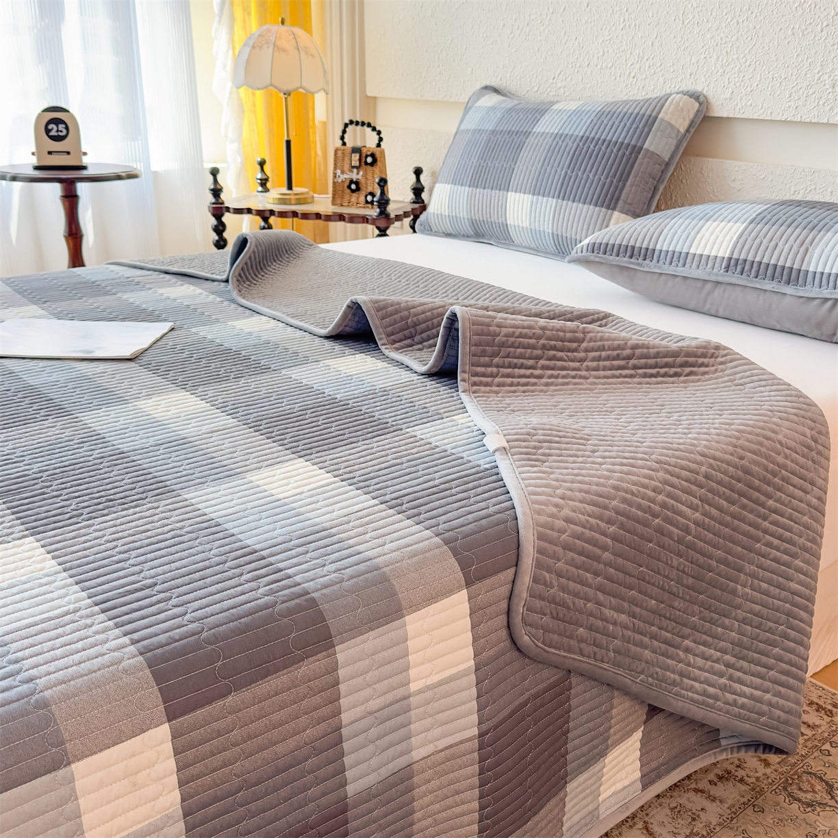 91家纺网 家纺一手货源 找家纺 恒爱家纺 2025新款全棉宝宝绒双拼床盖三件套 蓝灰大格