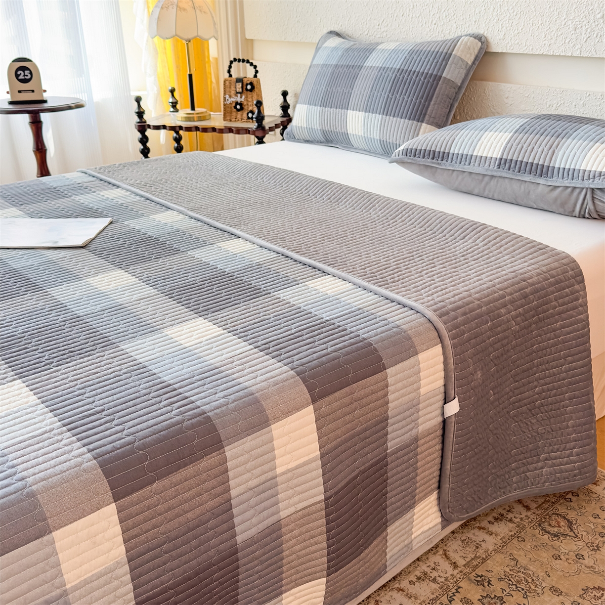 91家纺网 家纺一手货源 找家纺 恒爱家纺 2025新款全棉宝宝绒双拼床盖三件套 蓝灰大格