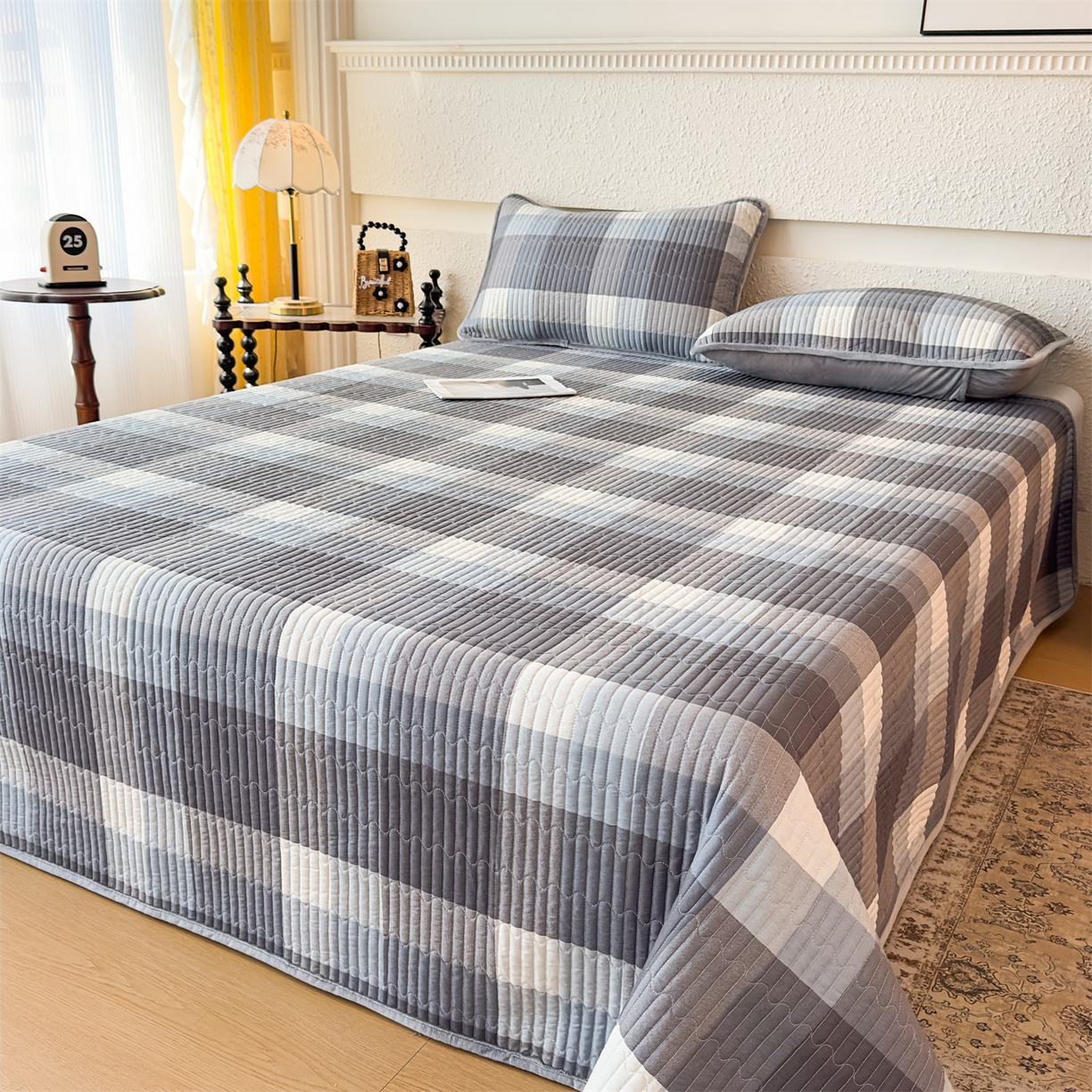 91家纺网 家纺一手货源 找家纺 恒爱家纺 2025新款全棉宝宝绒双拼床盖三件套 蓝灰大格