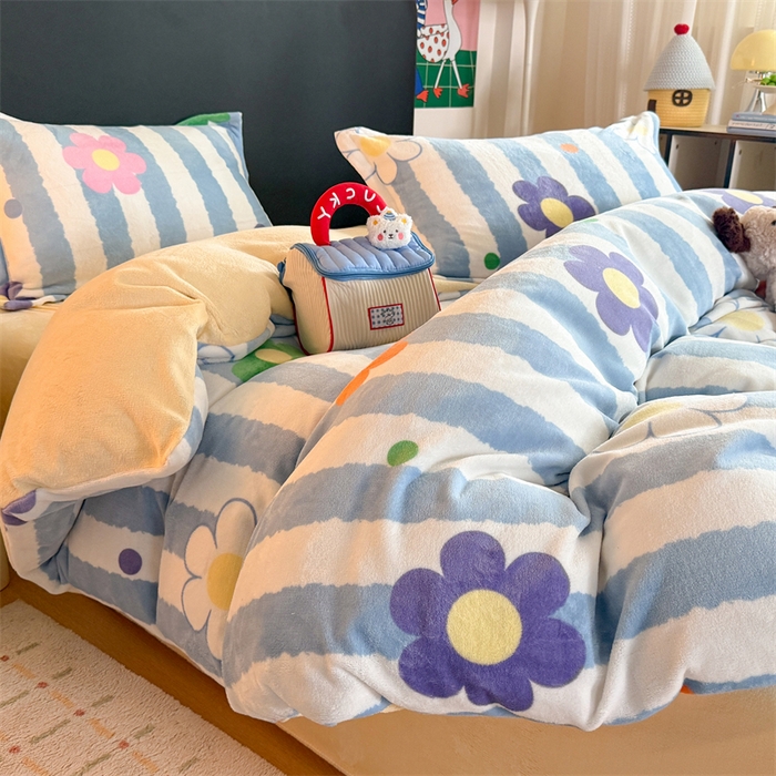 艾特你 2025新款小清新高克重牛奶绒印花四件套 花田初夏