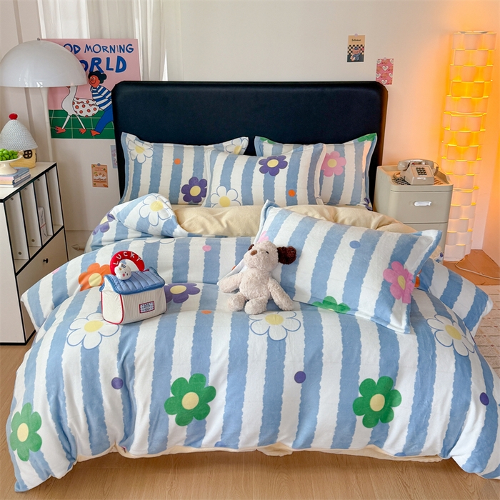 91家纺网 家纺一手货源 找家纺 艾特你 2025新款小清新高克重牛奶绒印花四件套 花田初夏