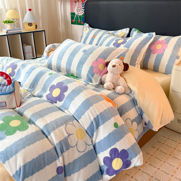 91家纺网 家纺一手货源 找家纺 艾特你 2025新款小清新高克重牛奶绒印花四件套 花田初夏