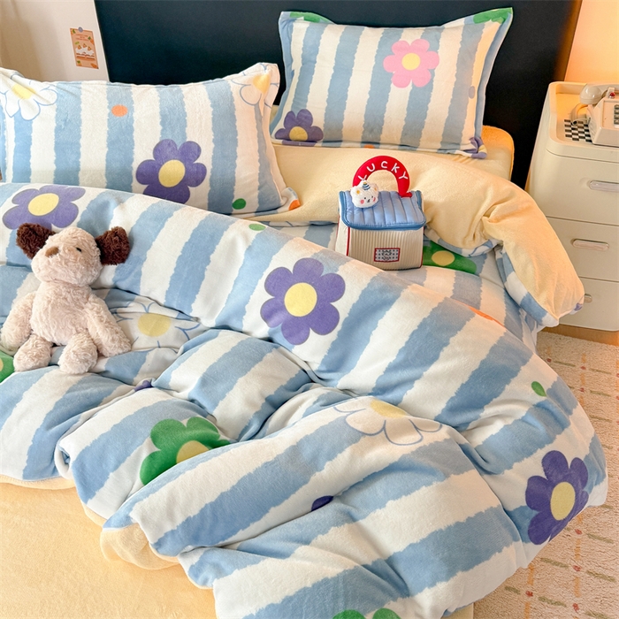 91家纺网 家纺一手货源 找家纺 艾特你 2025新款小清新高克重牛奶绒印花四件套 花田初夏