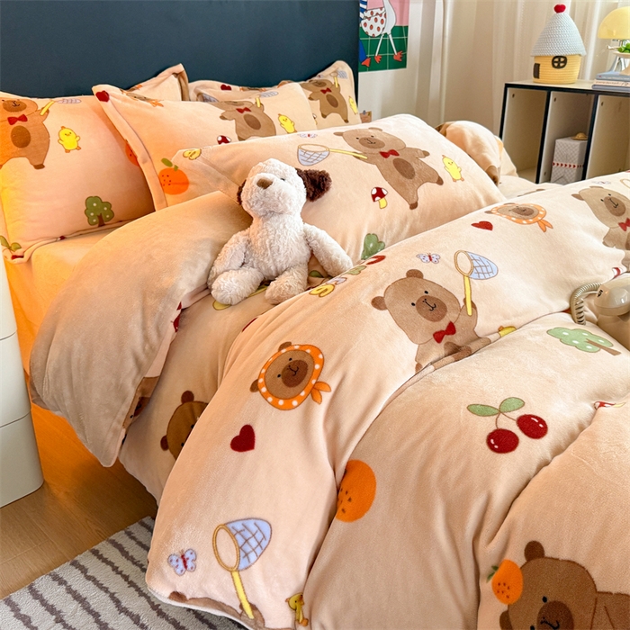 91家纺网 家纺一手货源 找家纺 艾特你 2025新款小清新高克重牛奶绒印花四件套 橘子卡皮