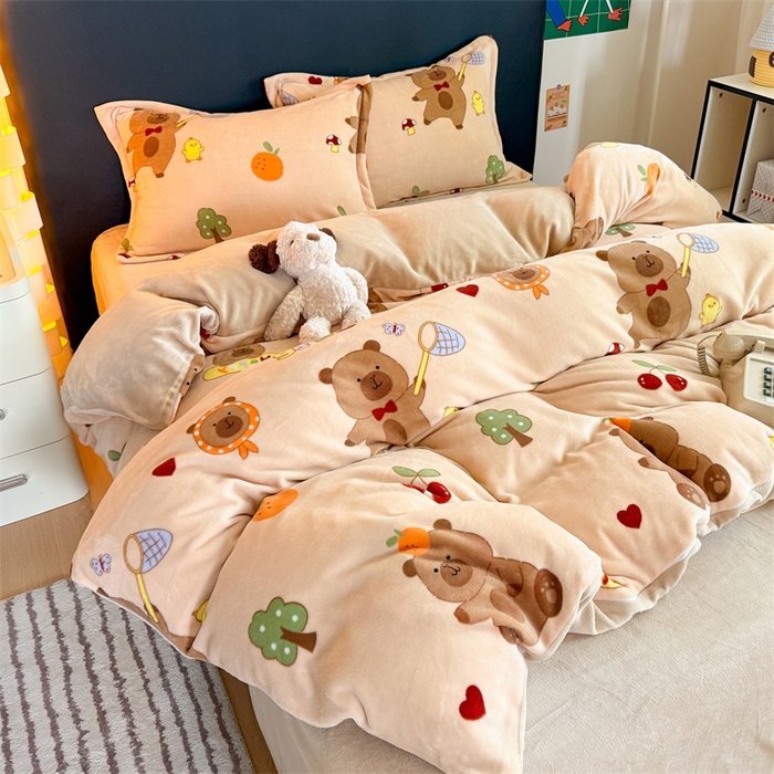 91家纺网 家纺一手货源 找家纺 艾特你 2025新款小清新高克重牛奶绒印花四件套 橘子卡皮