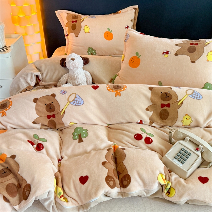 91家纺网 家纺一手货源 找家纺 艾特你 2025新款小清新高克重牛奶绒印花四件套 橘子卡皮