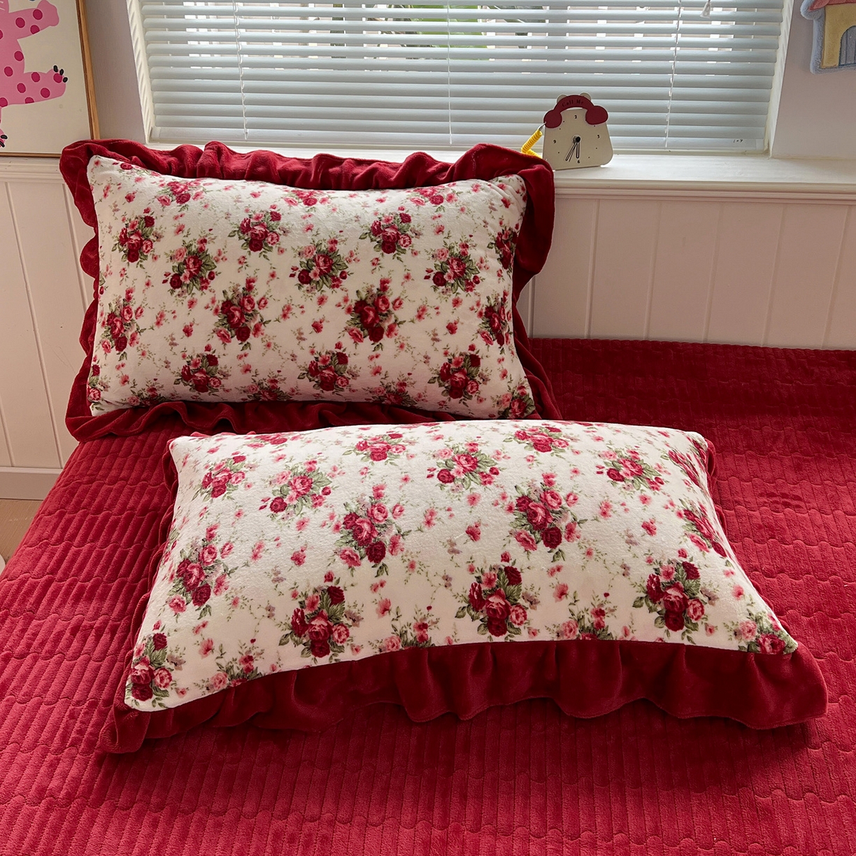 91家纺网 家纺一手货源 找家纺 （总）富米莱（原臻工厂） 2025新款热卖舒适花边牛奶绒床盖床裙床单四件套