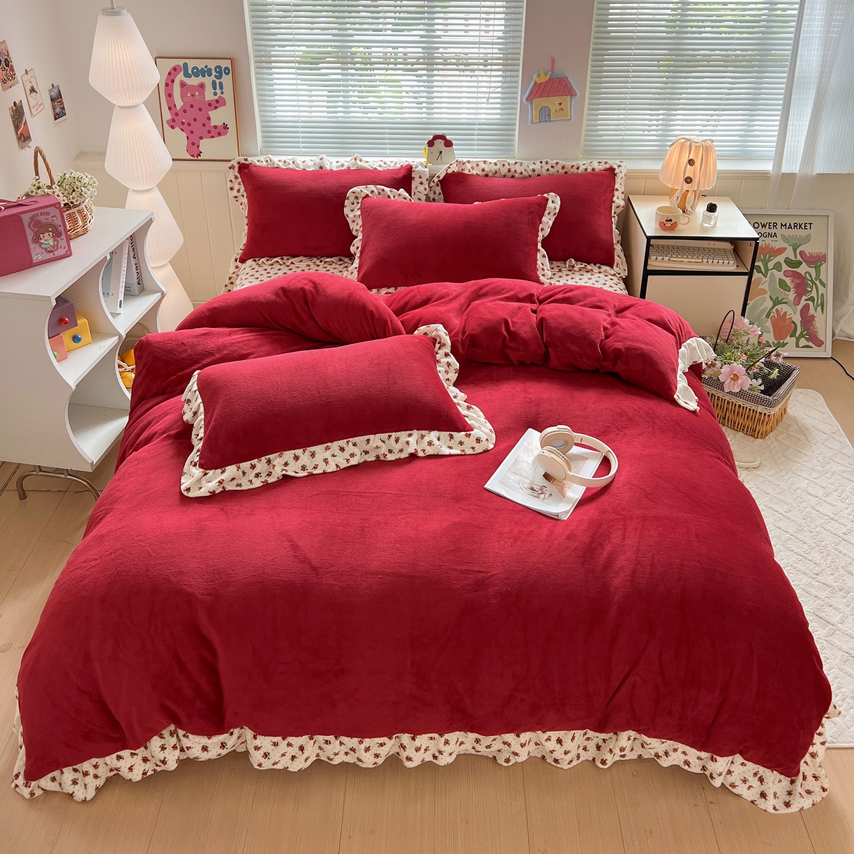 91家纺网 家纺一手货源 找家纺 富米莱（原臻工厂） 2025新款热卖舒适花边牛奶绒床盖床裙床单四件套 番喜-米