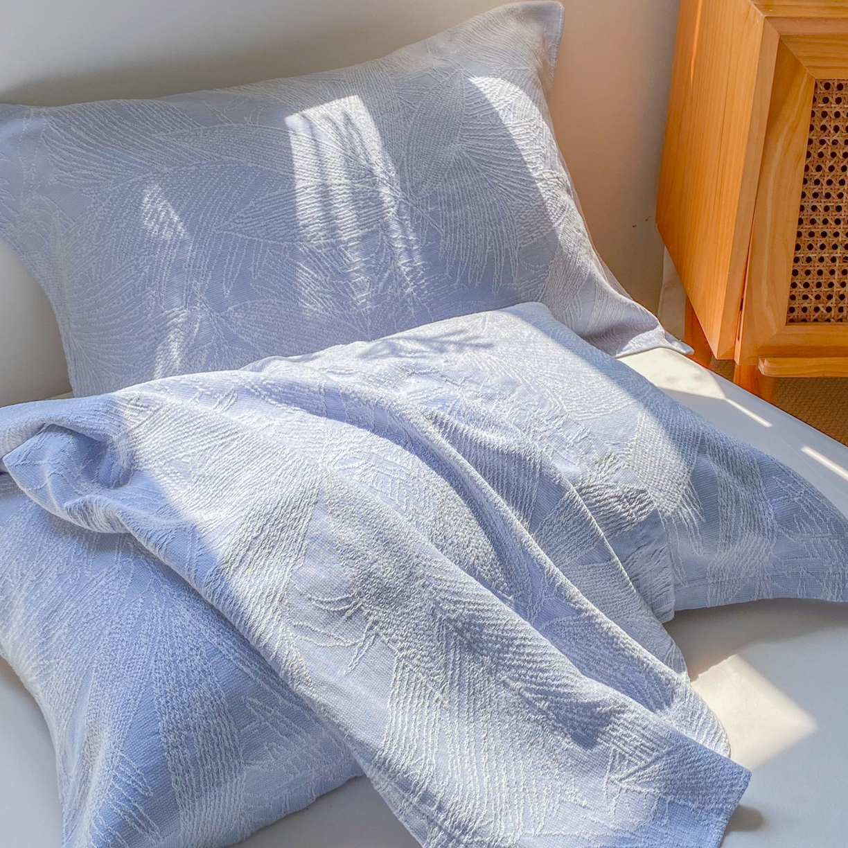 91家纺网 家纺一手货源 找家纺 美宜家 2025全棉提花枕巾100棉柔软吸汗枕头巾 锦上添花-兰 一只