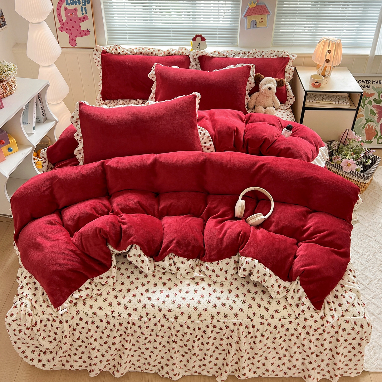 91家纺网 家纺一手货源 找家纺 富米莱（原臻工厂） 2025新款热卖舒适花边牛奶绒床盖床裙床单四件套 番喜-米