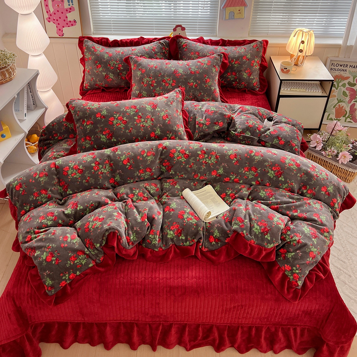 91家纺网 家纺一手货源 找家纺 （总）富米莱（原臻工厂） 2025新款热卖舒适花边牛奶绒床盖床裙床单四件套