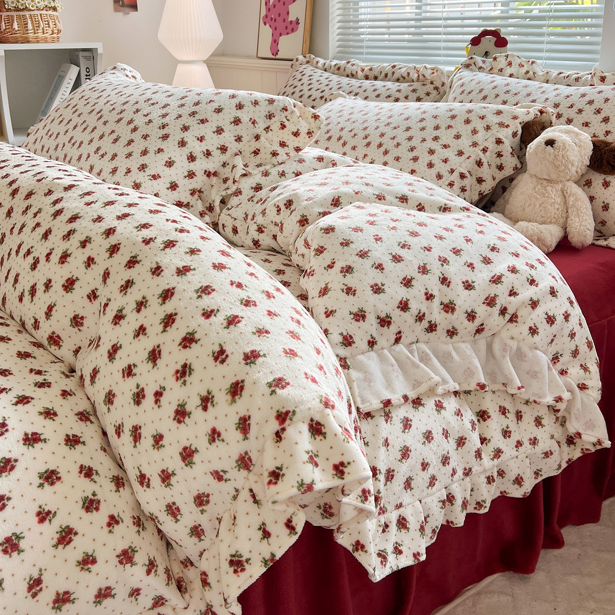 富米莱（原臻工厂） 2025新款热卖舒适花边牛奶绒床盖床裙床单四件套 玫瑰的故事