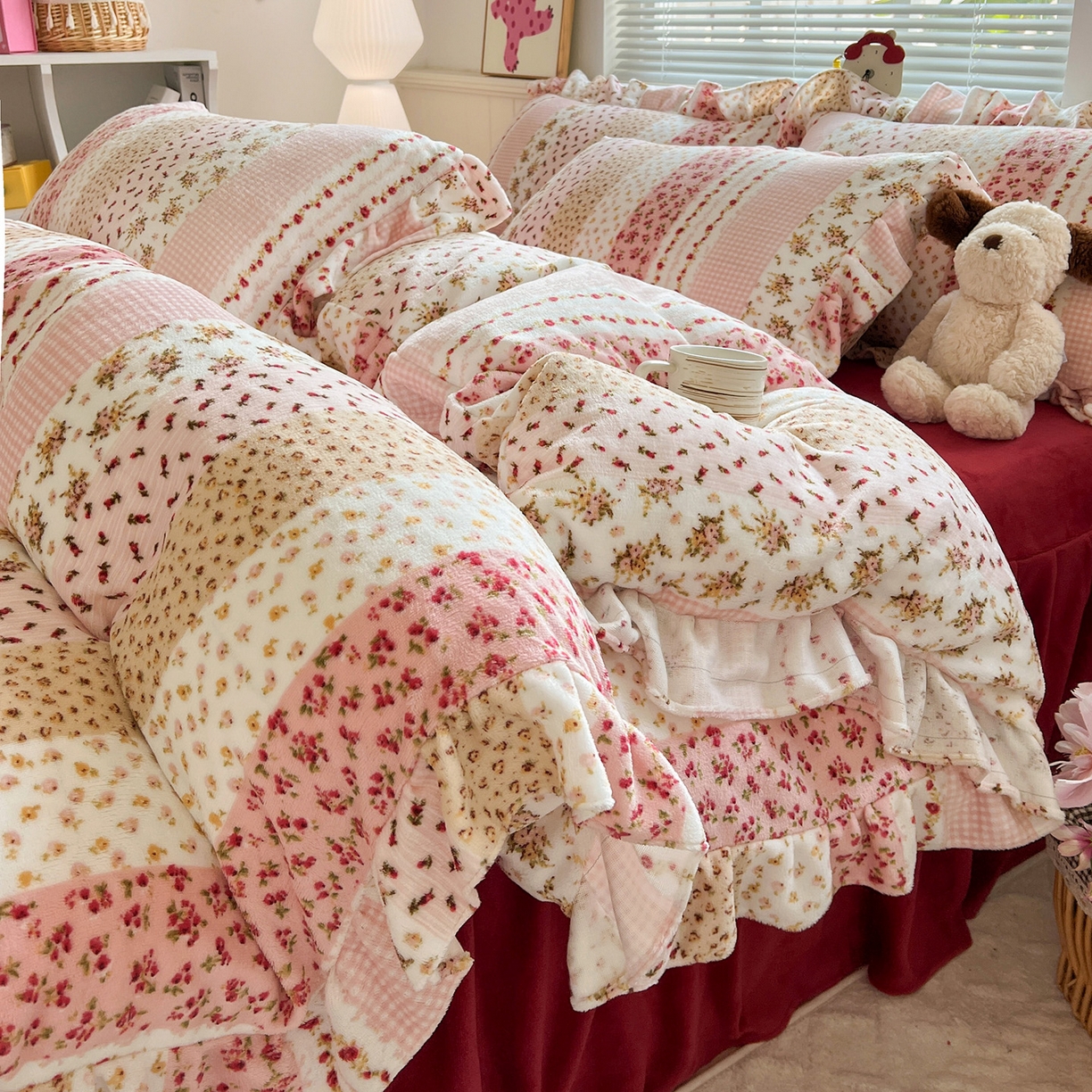 富米莱（原臻工厂） 2025新款热卖舒适花边牛奶绒床盖床裙床单四件套 花栖礼