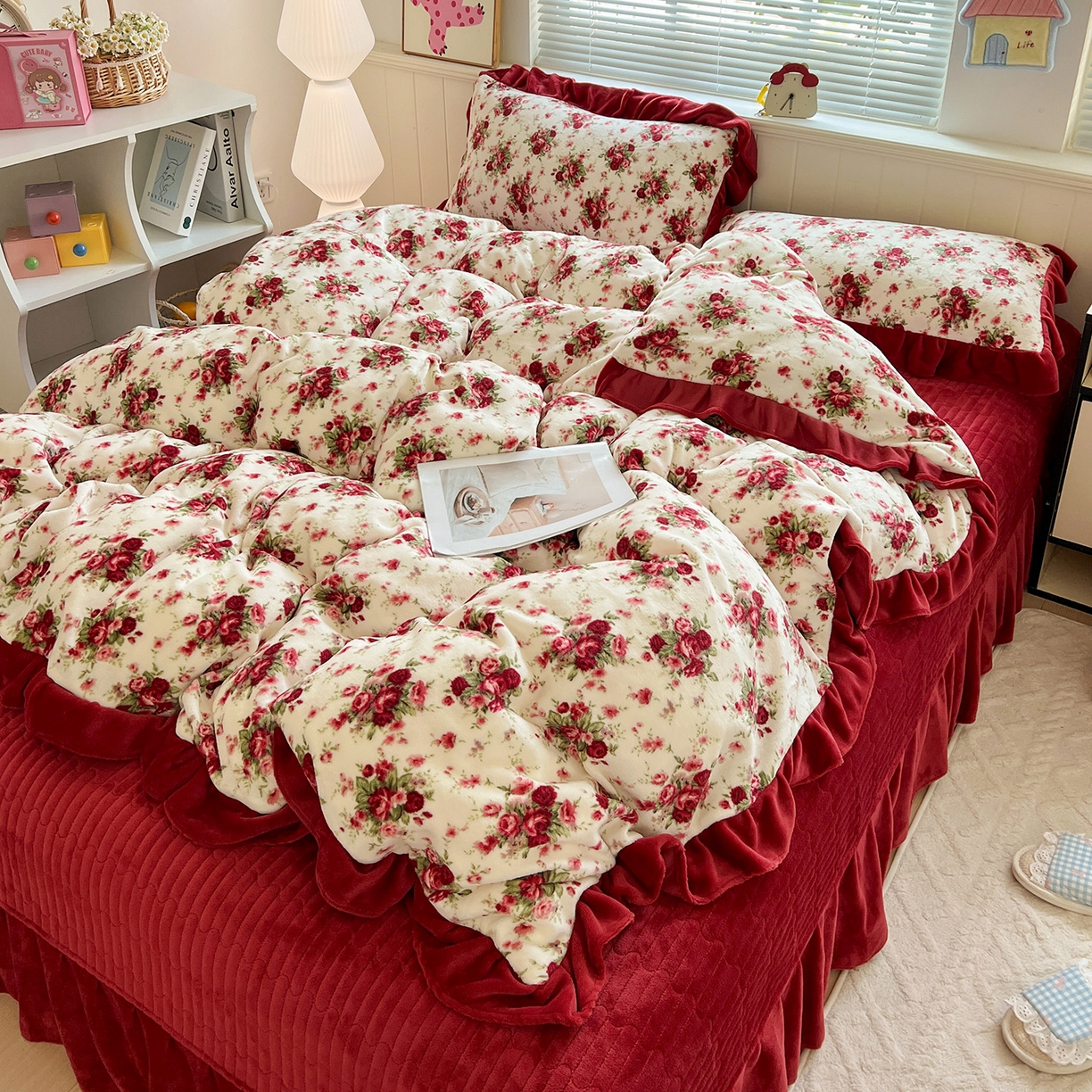 91家纺网 家纺一手货源 找家纺 富米莱（原臻工厂） 2025新款热卖舒适花边牛奶绒床盖床裙床单四件套 梨花洛