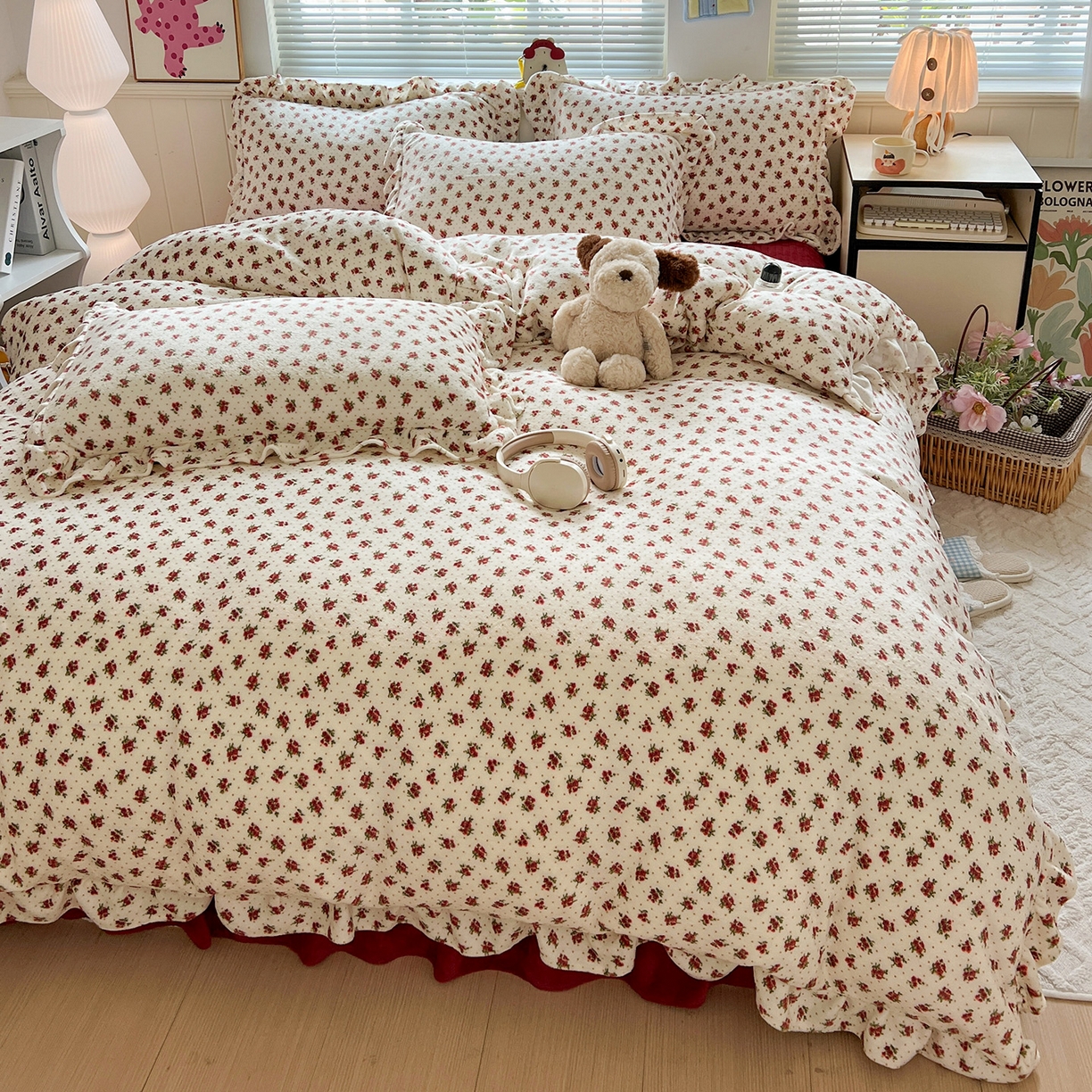 91家纺网 家纺一手货源 找家纺 富米莱（原臻工厂） 2025新款热卖舒适花边牛奶绒床盖床裙床单四件套 玫瑰的故事