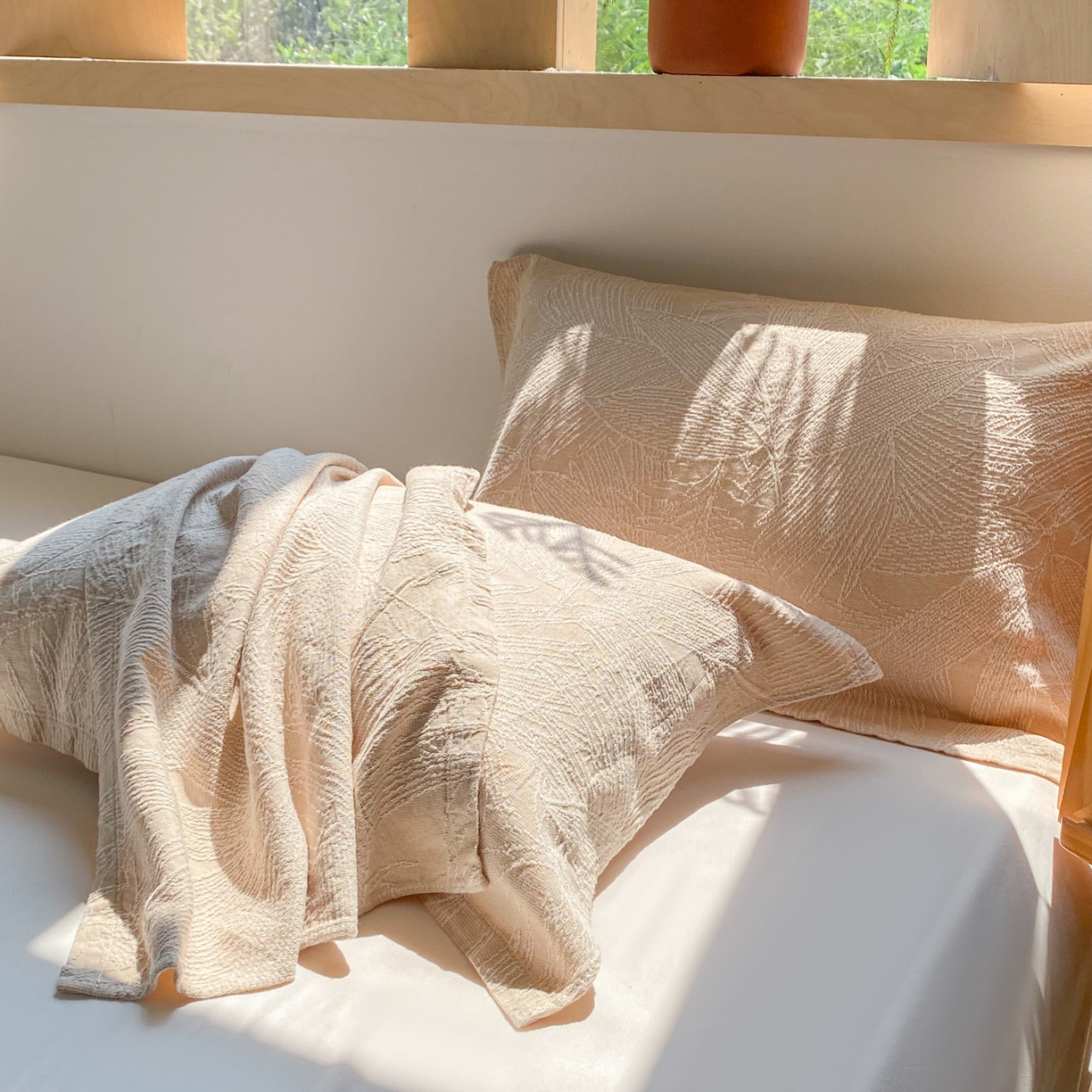 91家纺网 家纺一手货源 找家纺 美宜家 2025全棉提花枕巾100棉柔软吸汗枕头巾 锦上添花-原色 一只