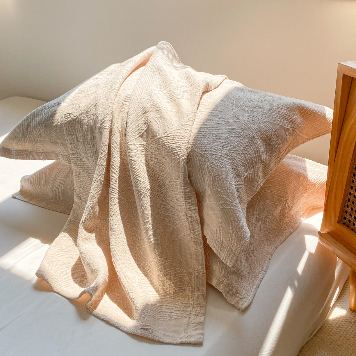 91家纺网 家纺一手货源 找家纺 美宜家 2025全棉提花枕巾100棉柔软吸汗枕头巾 锦上添花-原色 一只