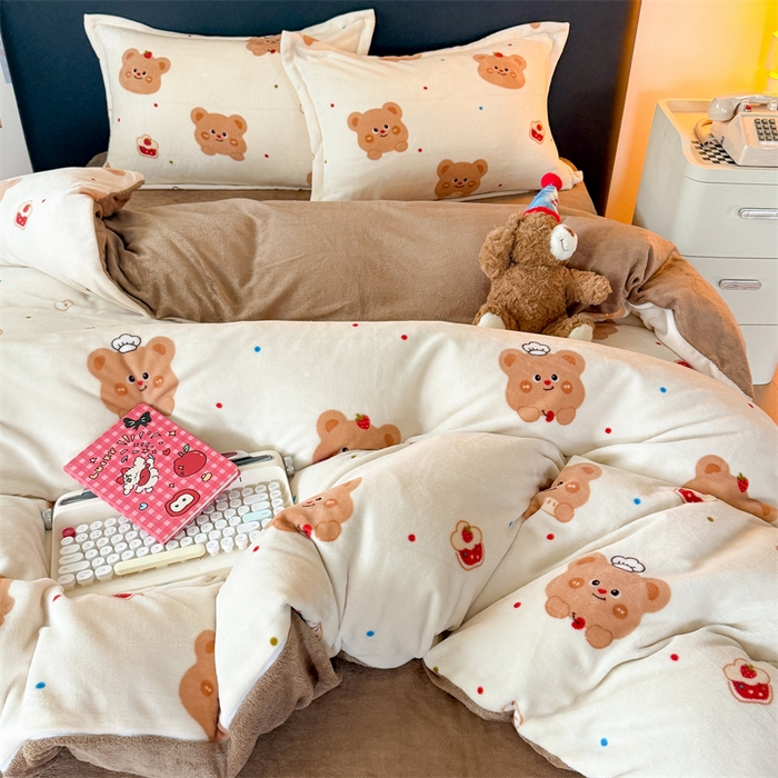 91家纺网 家纺一手货源 找家纺 艾特你 2025新款小清新高克重牛奶绒印花四件套 卡贝拉