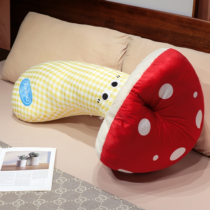 91家纺网 家纺一手货源 找家纺 （总）仟亿莱 2025新款ins大眼蘑菇格子长条抱枕