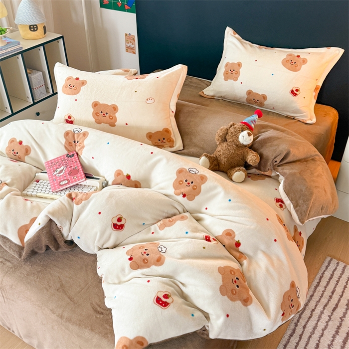 91家纺网 家纺一手货源 找家纺 艾特你 2025新款小清新高克重牛奶绒印花四件套 卡贝拉