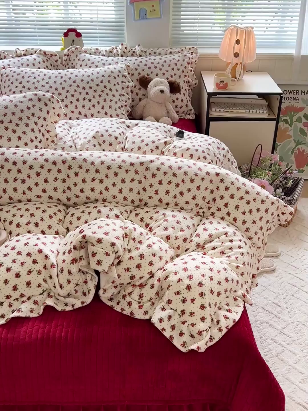 91家纺网 家纺一手货源 找家纺 富米莱（原臻工厂） 2025新款热卖舒适花边牛奶绒床盖床裙床单四件套 玫瑰的故事