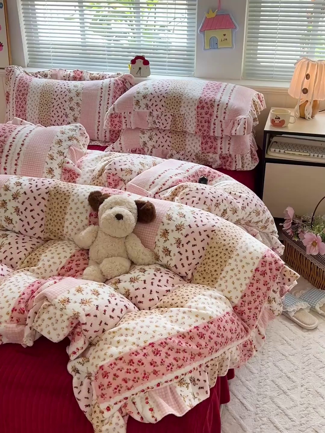 91家纺网 家纺一手货源 找家纺 富米莱（原臻工厂） 2025新款热卖舒适花边牛奶绒床盖床裙床单四件套 花栖礼