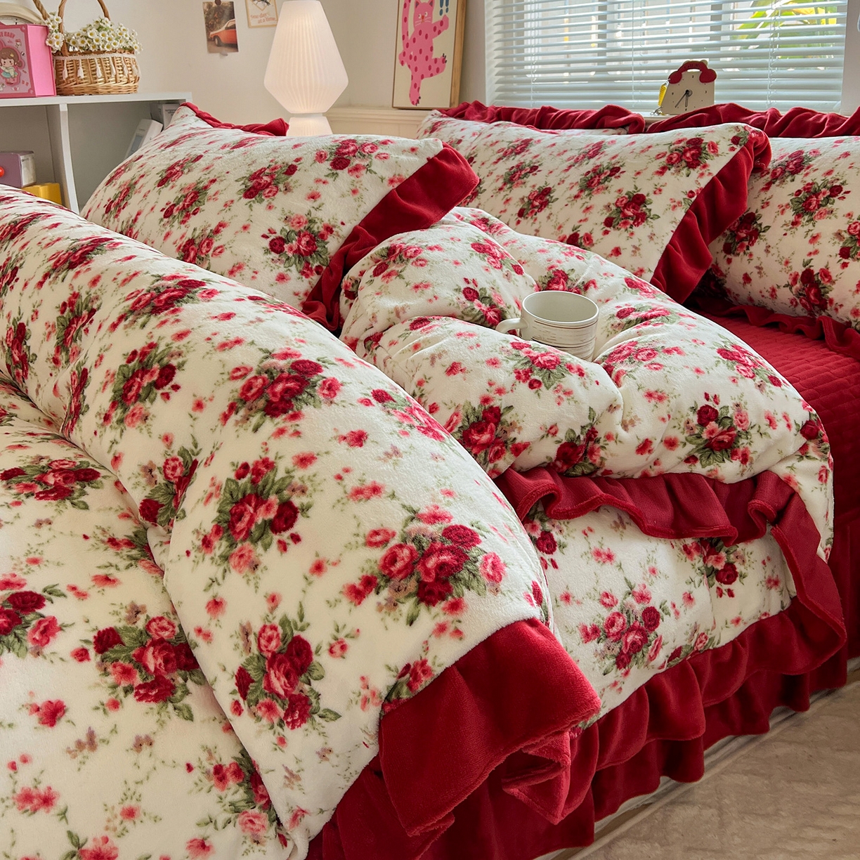 富米莱（原臻工厂） 2025新款热卖舒适花边牛奶绒床盖床裙床单四件套 梨花洛