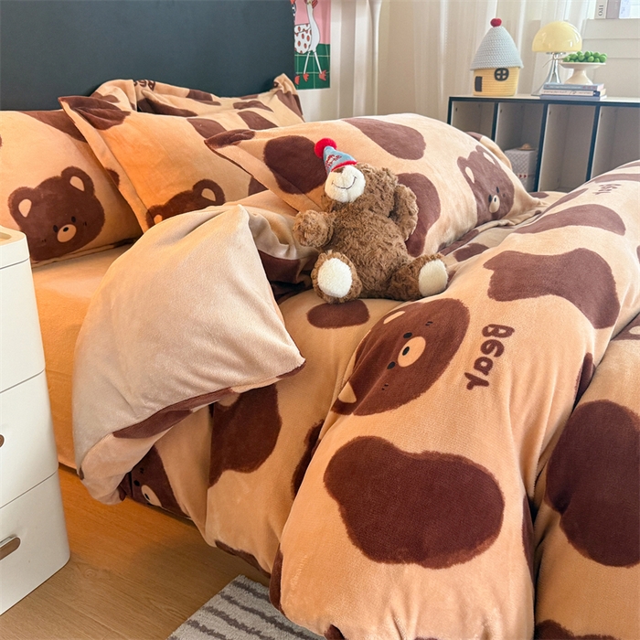 艾特你 2025新款小清新高克重牛奶绒印花四件套 可可熊