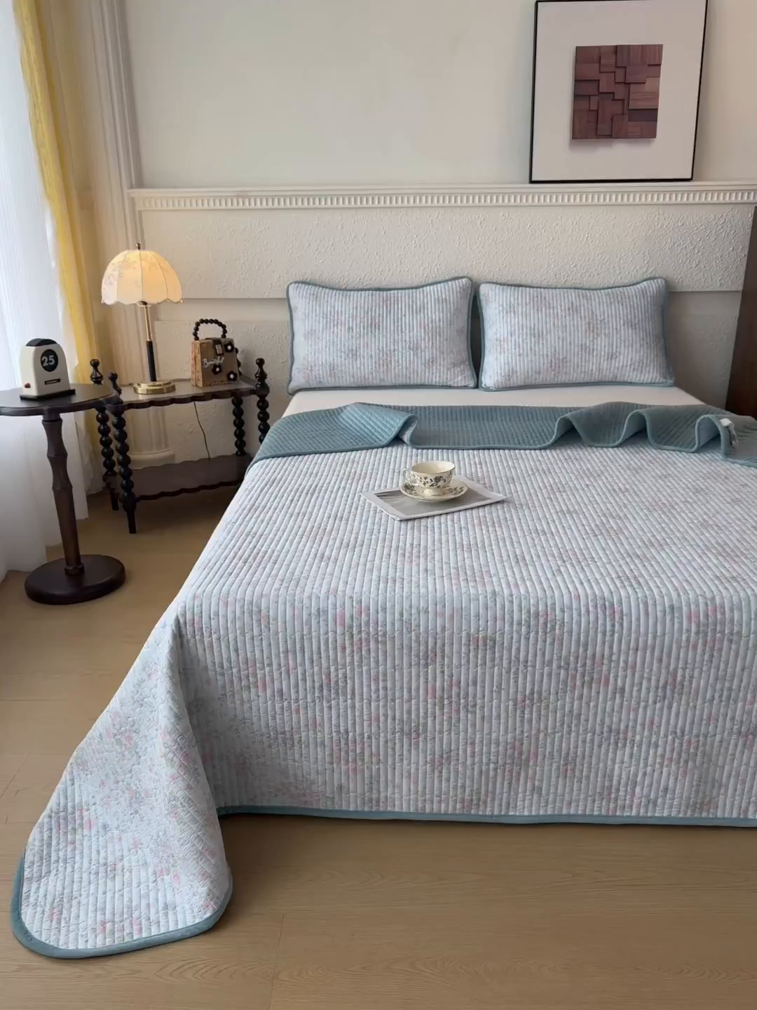 91家纺网 家纺一手货源 找家纺 恒爱家纺 2025新款全棉宝宝绒双拼床盖三件套 蓝雪花