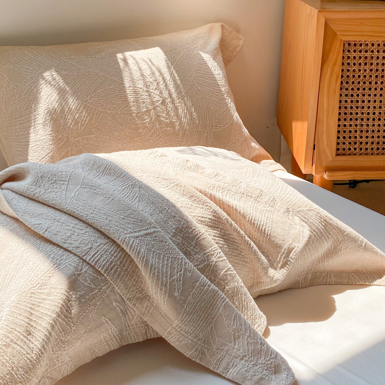 91家纺网 家纺一手货源 找家纺 美宜家 2025全棉提花枕巾100棉柔软吸汗枕头巾 锦上添花-原色 一对