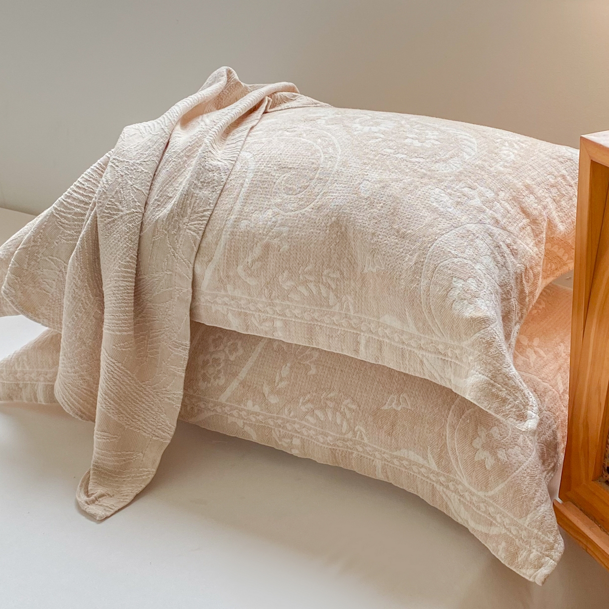 91家纺网 家纺一手货源 找家纺 美宜家 2025全棉提花枕巾100棉柔软吸汗枕头巾 年华 一对