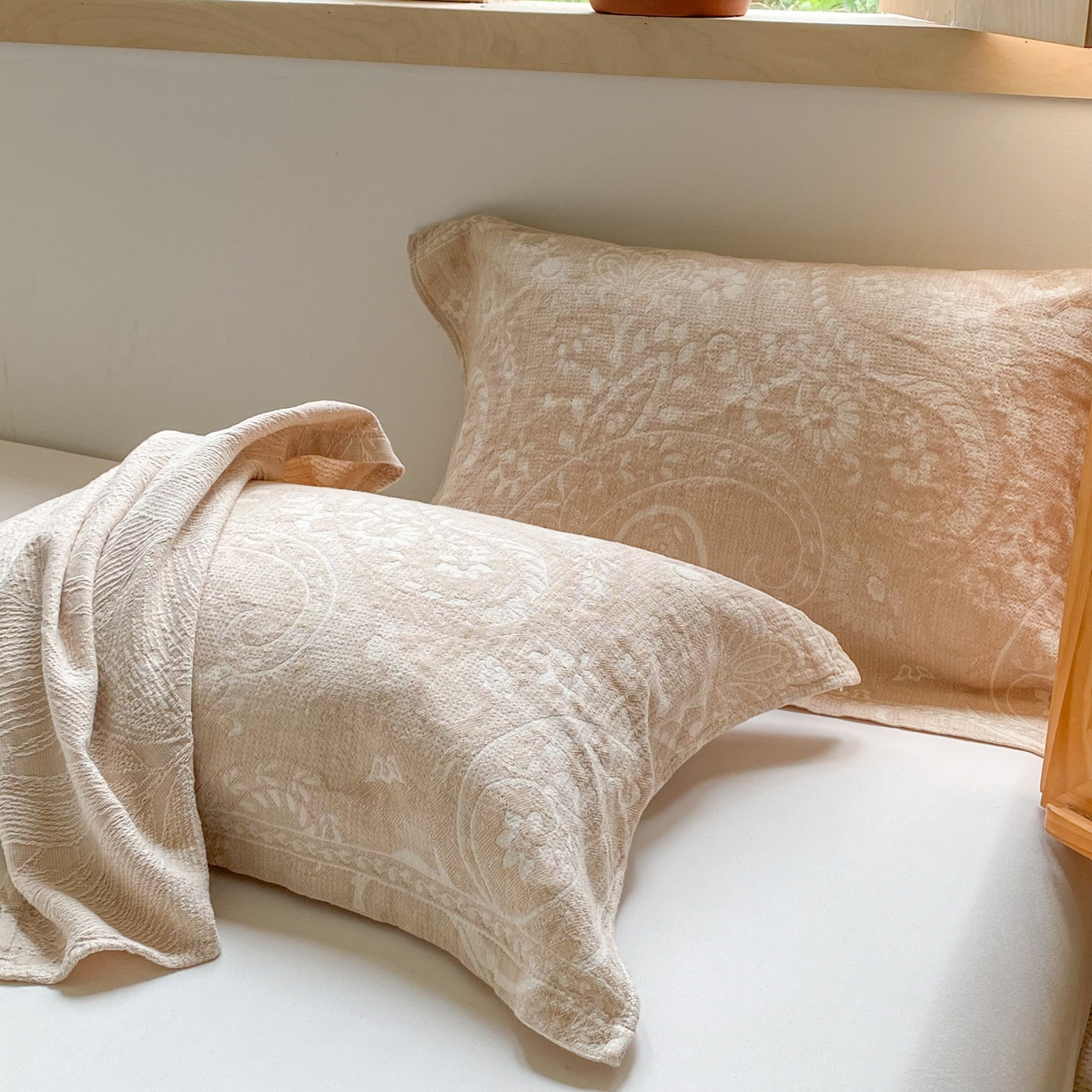 91家纺网 家纺一手货源 找家纺 美宜家 2025全棉提花枕巾100棉柔软吸汗枕头巾 年华 一对