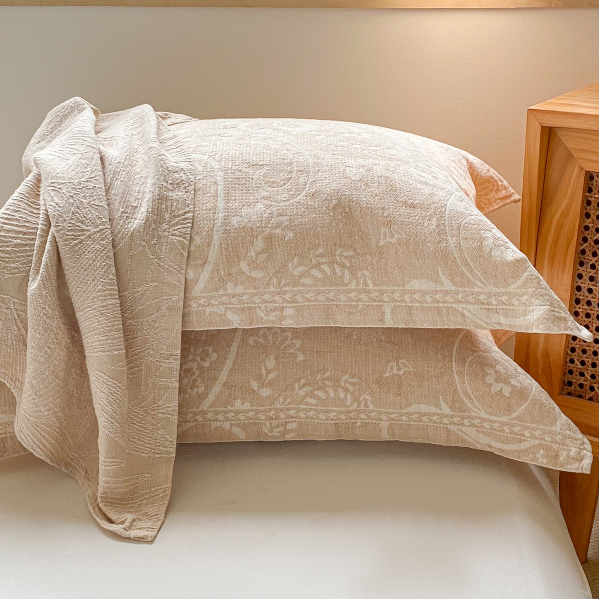 91家纺网 家纺一手货源 找家纺 美宜家 2025全棉提花枕巾100棉柔软吸汗枕头巾 年华 一对