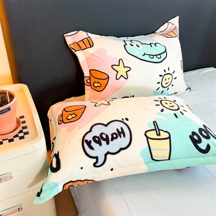 91家纺网 家纺一手货源 找家纺 艾特你 2025新款小清新高克重牛奶绒印花四件套 七彩乐园